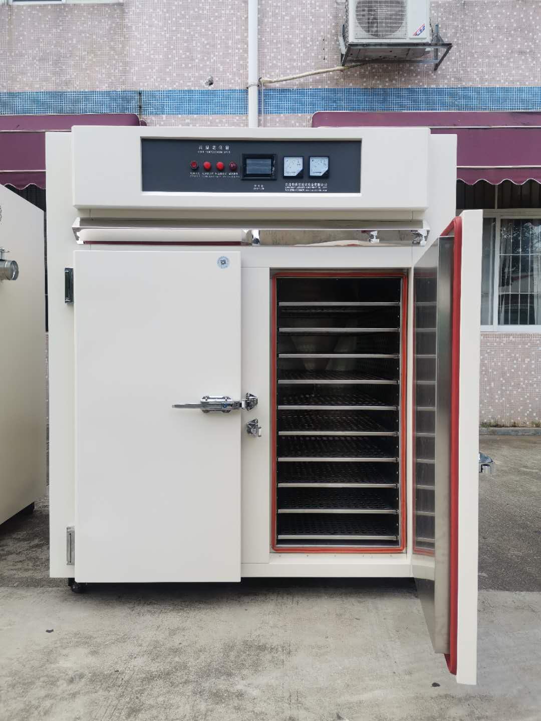 双开门精密烘箱_莱思测试设备